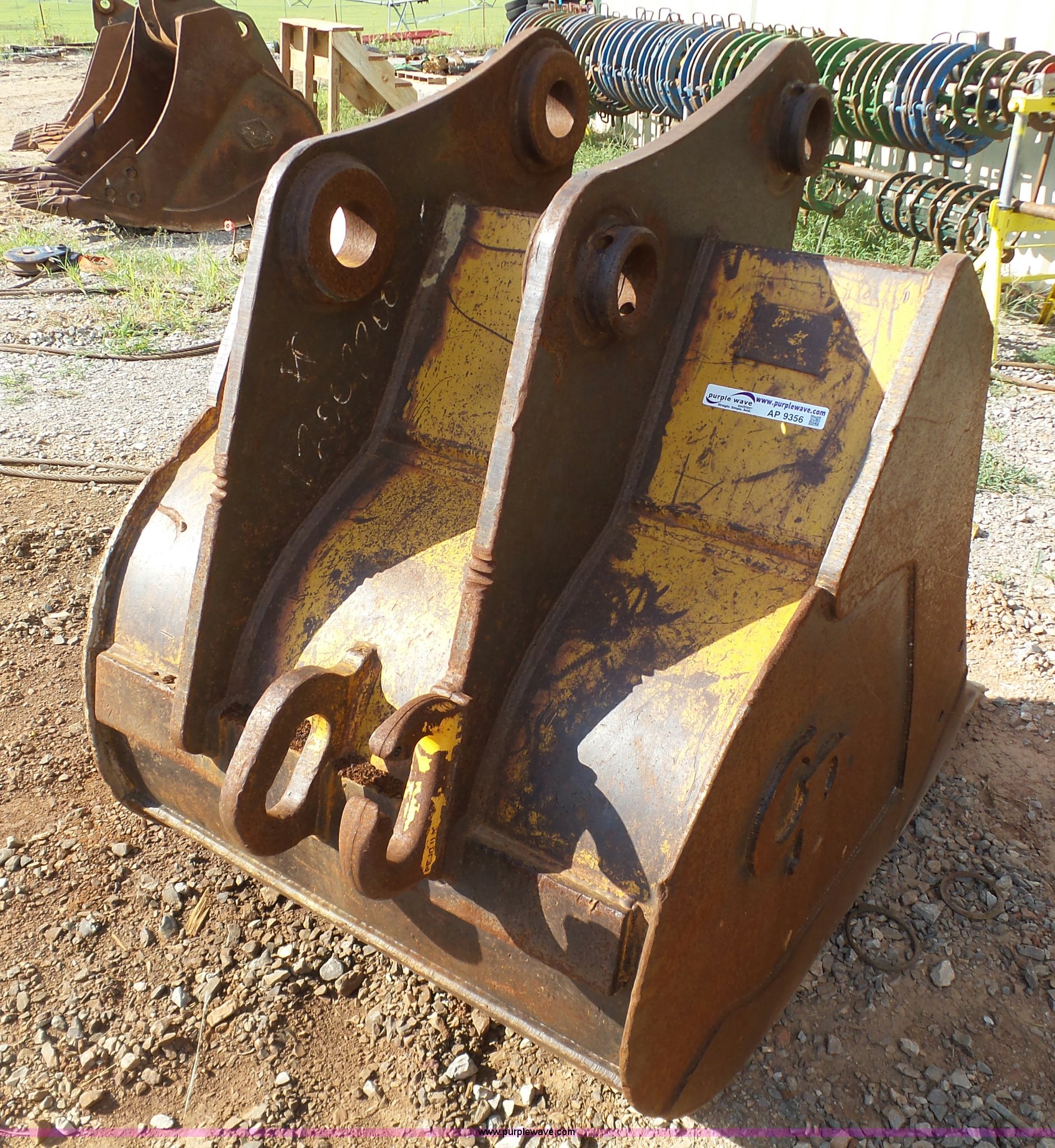 CP excavator bucket in Hinton, OK Item AP9356 sold Purple Wave