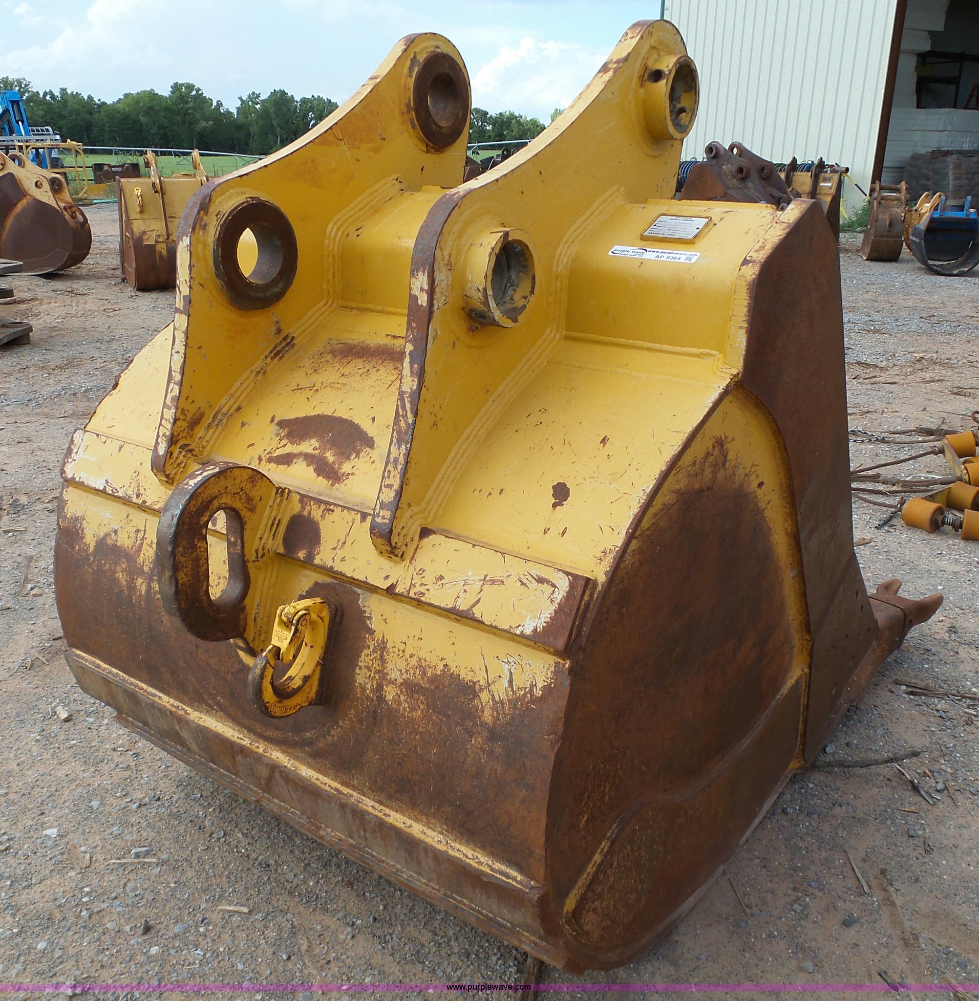 2013 John Deere excavator bucket in Hinton, OK Item AP9364 sold