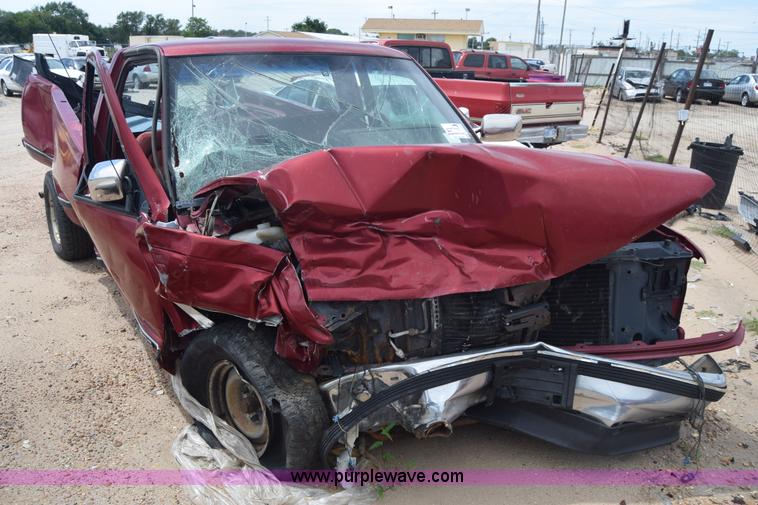 image for item K2780 1990 GMC Sierra 1500 pickup truck