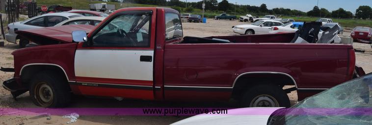 image for item K2780 1990 GMC Sierra 1500 pickup truck
