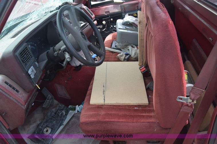 image for item K2780 1990 GMC Sierra 1500 pickup truck