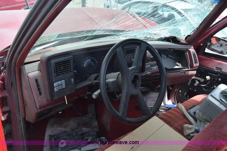 image for item K2780 1990 GMC Sierra 1500 pickup truck