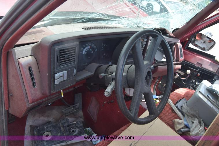 image for item K2780 1990 GMC Sierra 1500 pickup truck