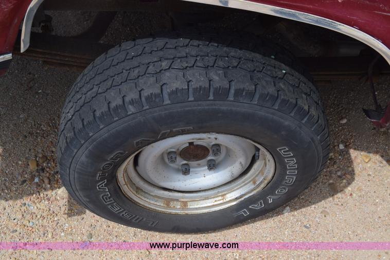 image for item K2780 1990 GMC Sierra 1500 pickup truck