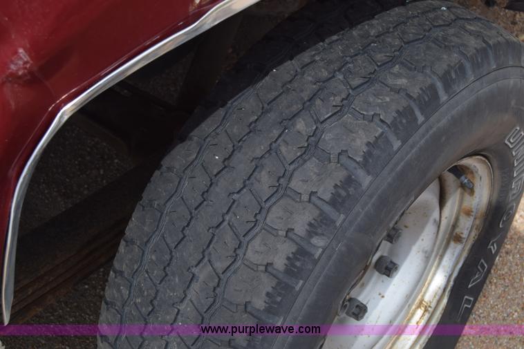 image for item K2780 1990 GMC Sierra 1500 pickup truck