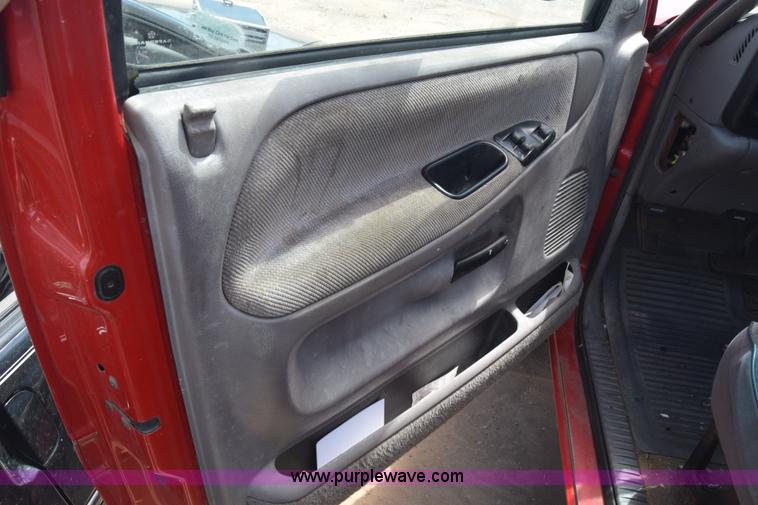 image for item K2782 1994 Dodge Ram 1500 pickup truck