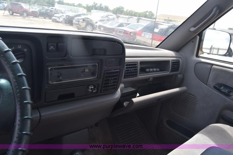 image for item K2782 1994 Dodge Ram 1500 pickup truck