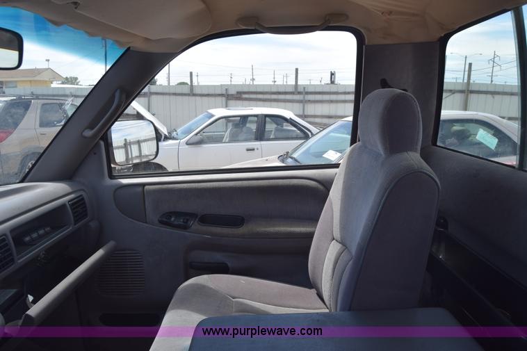 image for item K2782 1994 Dodge Ram 1500 pickup truck