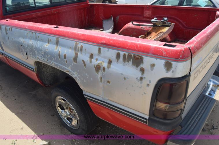 image for item K2782 1994 Dodge Ram 1500 pickup truck