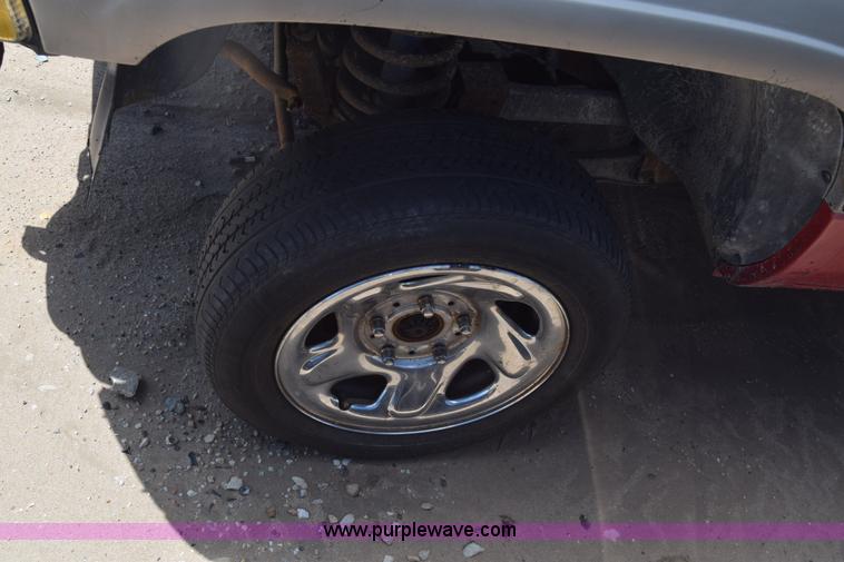 image for item K2782 1994 Dodge Ram 1500 pickup truck