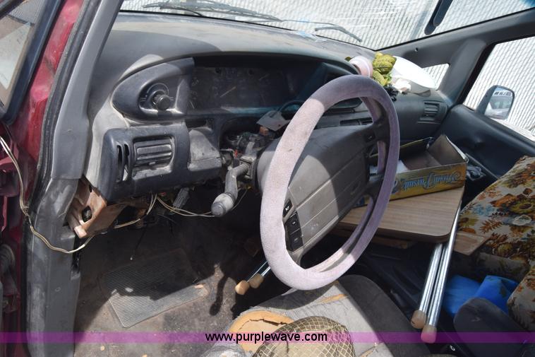 image for item K2785 1994 Ford Aerostar van