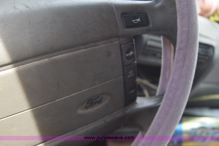 image for item K2785 1994 Ford Aerostar van
