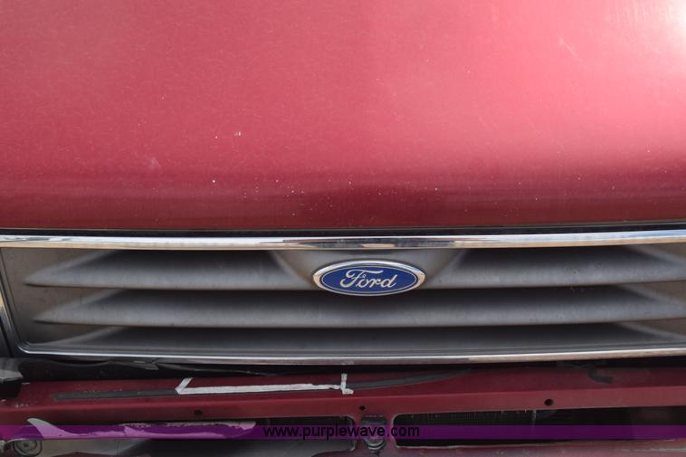 image for item K2785 1994 Ford Aerostar van
