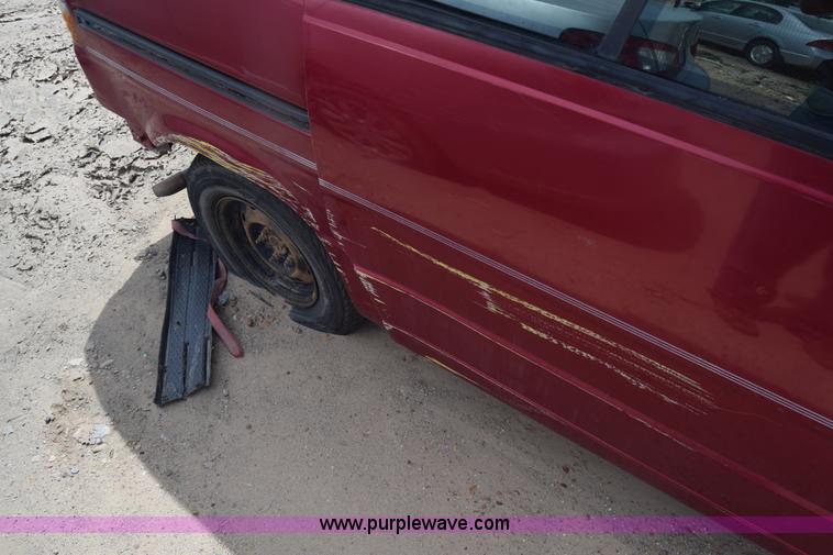 image for item K2785 1994 Ford Aerostar van