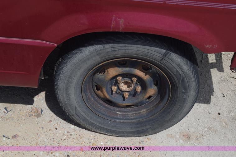 image for item K2785 1994 Ford Aerostar van