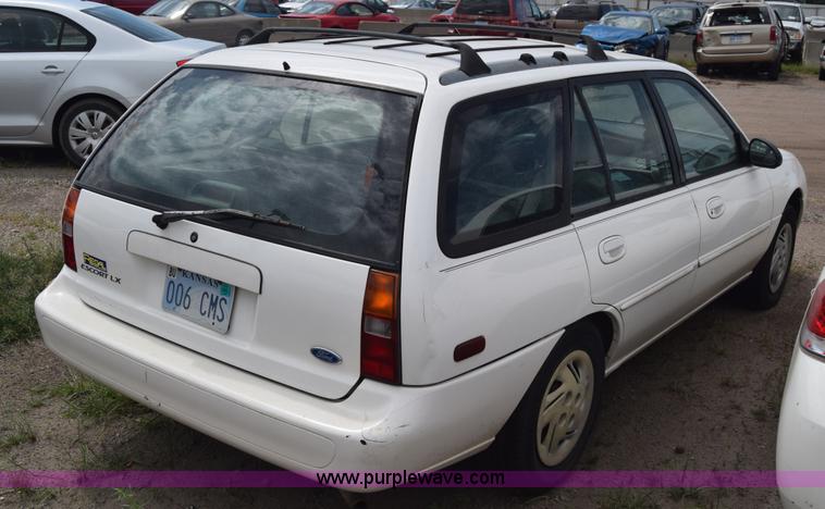image for item K2790 1997 Ford Escort Wagon