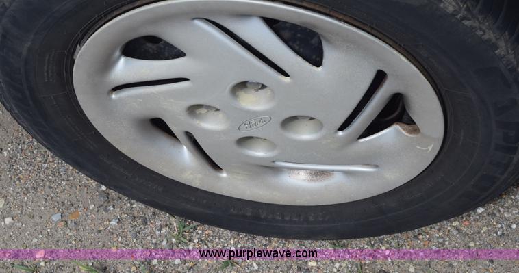 image for item K2790 1997 Ford Escort Wagon