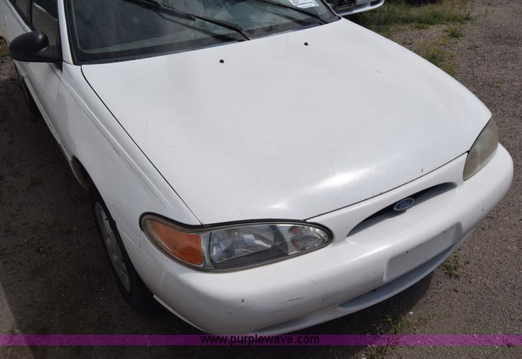 image for item K2790 1997 Ford Escort Wagon