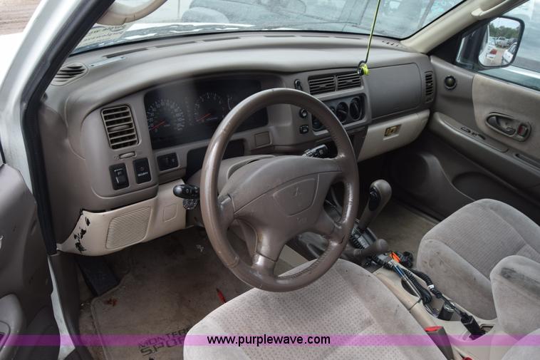 image for item K2793 2000 Mitsubishi Montero Sport SUV