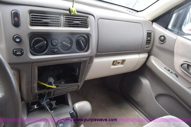 image for item K2793 2000 Mitsubishi Montero Sport SUV