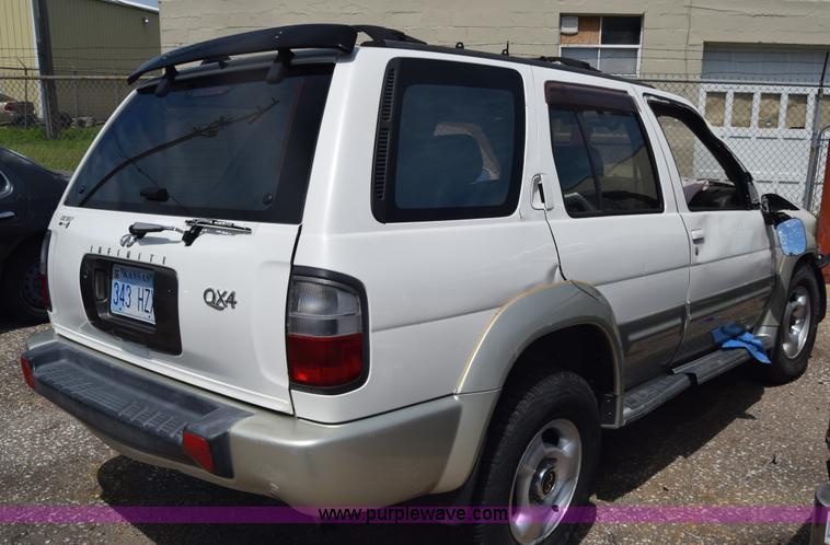 image for item K2799 1998 Infiniti QX4