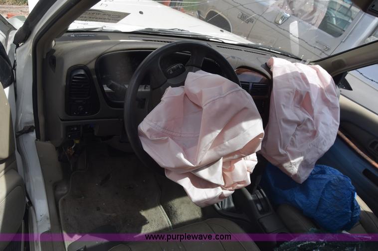 image for item K2799 1998 Infiniti QX4