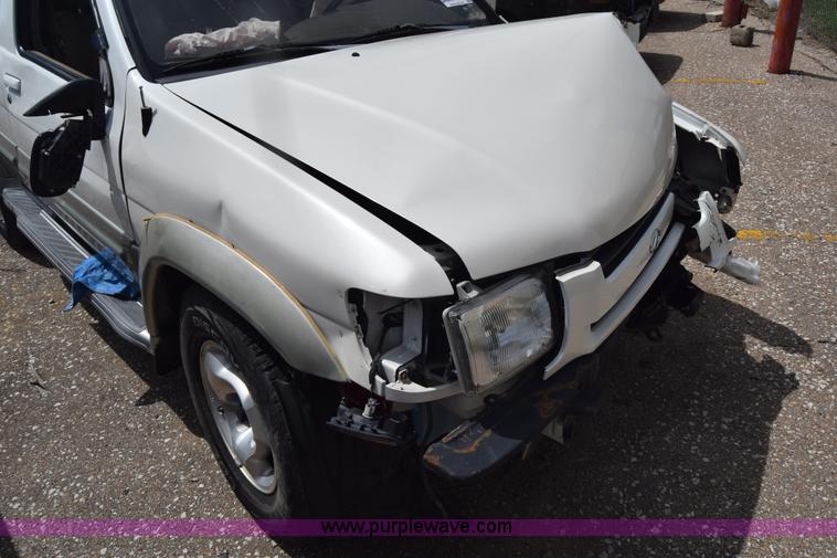 image for item K2799 1998 Infiniti QX4