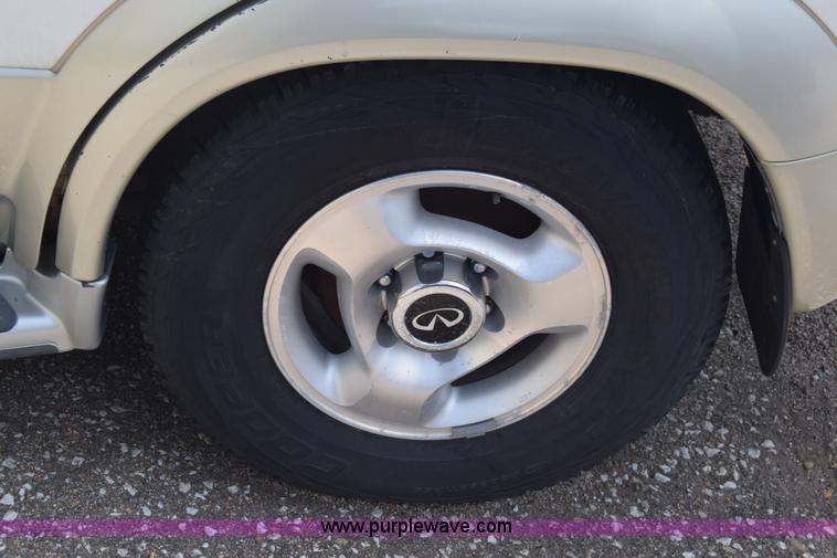 image for item K2799 1998 Infiniti QX4