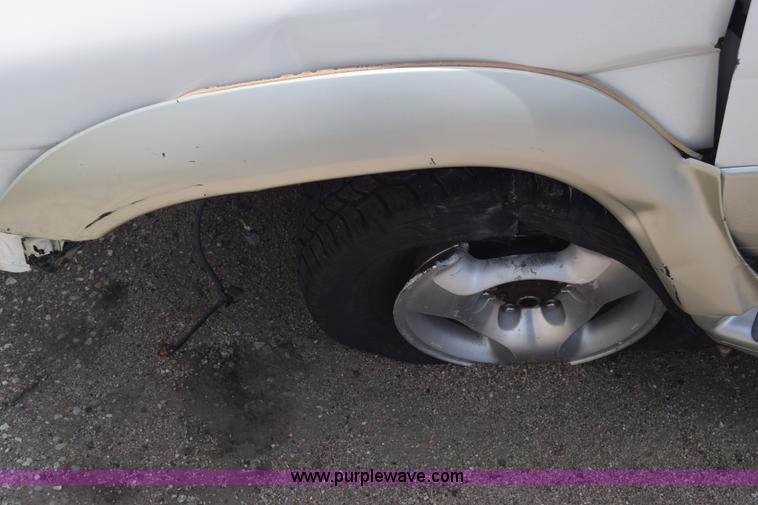 image for item K2799 1998 Infiniti QX4