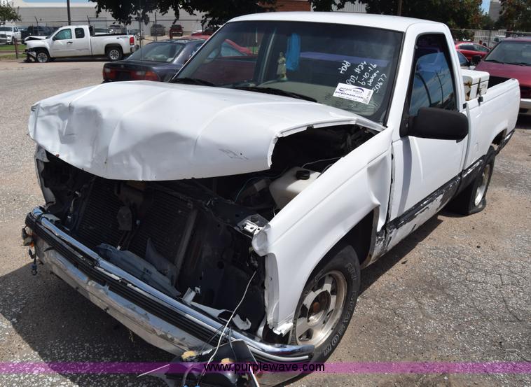 image for item K2800 1995 GMC Sierra 1500 pickup truck