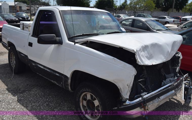 image for item K2800 1995 GMC Sierra 1500 pickup truck