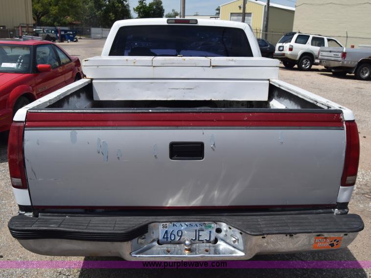 image for item K2800 1995 GMC Sierra 1500 pickup truck