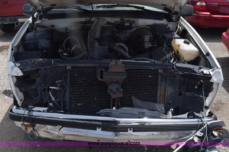 image for item K2800 1995 GMC Sierra 1500 pickup truck