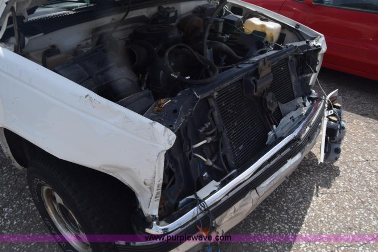 image for item K2800 1995 GMC Sierra 1500 pickup truck