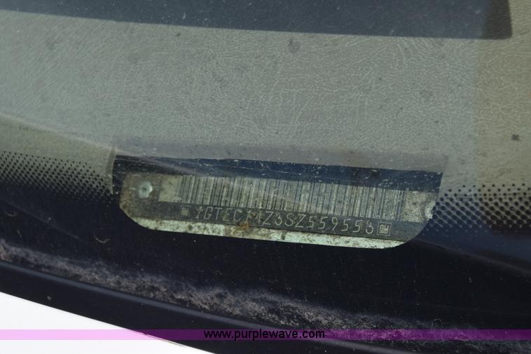 image for item K2800 1995 GMC Sierra 1500 pickup truck