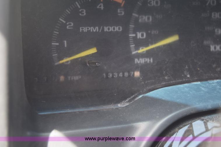 image for item K2800 1995 GMC Sierra 1500 pickup truck