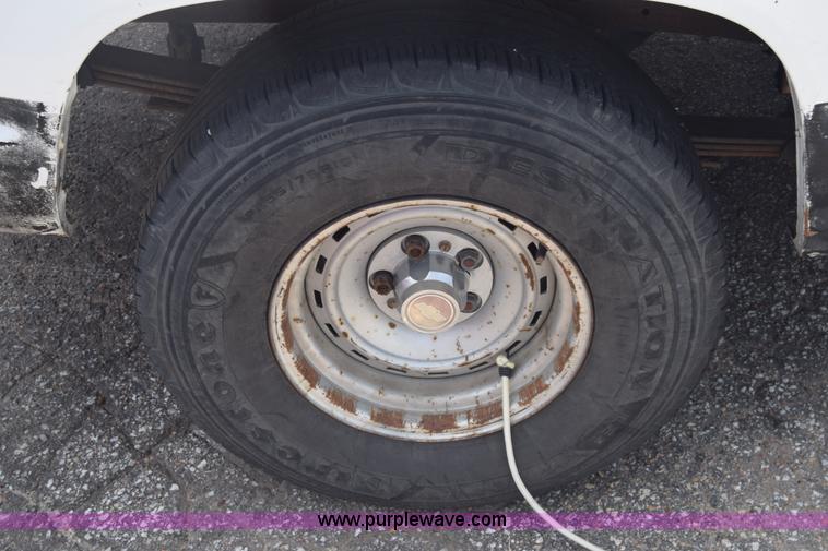 image for item K2800 1995 GMC Sierra 1500 pickup truck