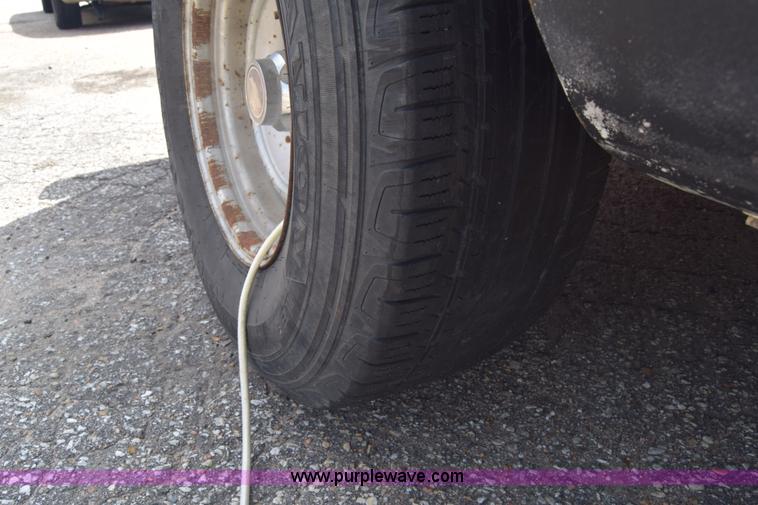 image for item K2800 1995 GMC Sierra 1500 pickup truck