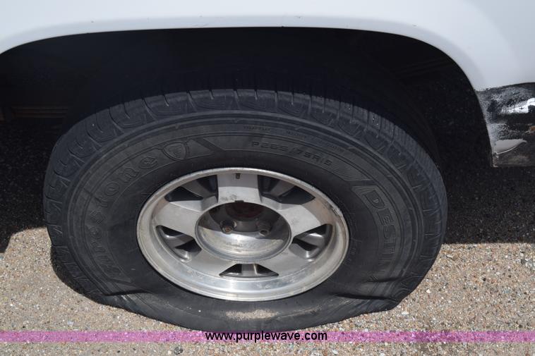 image for item K2800 1995 GMC Sierra 1500 pickup truck