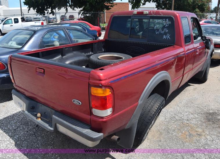 image for item K2803 1998 Ford Ranger SuperCab pickup truck