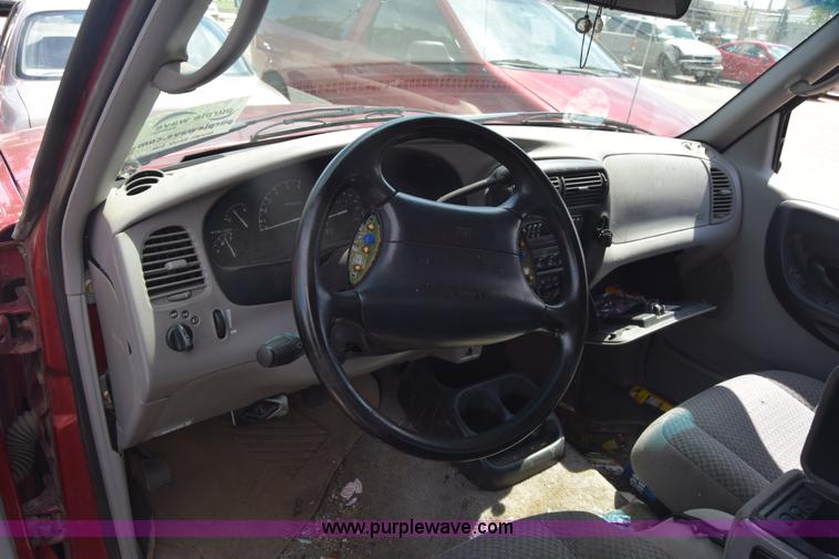 image for item K2803 1998 Ford Ranger SuperCab pickup truck