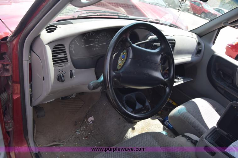 image for item K2803 1998 Ford Ranger SuperCab pickup truck