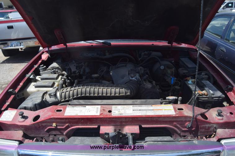 image for item K2803 1998 Ford Ranger SuperCab pickup truck