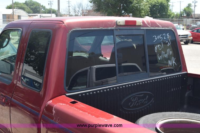 image for item K2803 1998 Ford Ranger SuperCab pickup truck