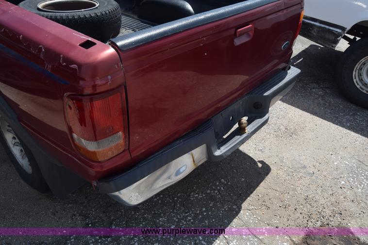 image for item K2803 1998 Ford Ranger SuperCab pickup truck