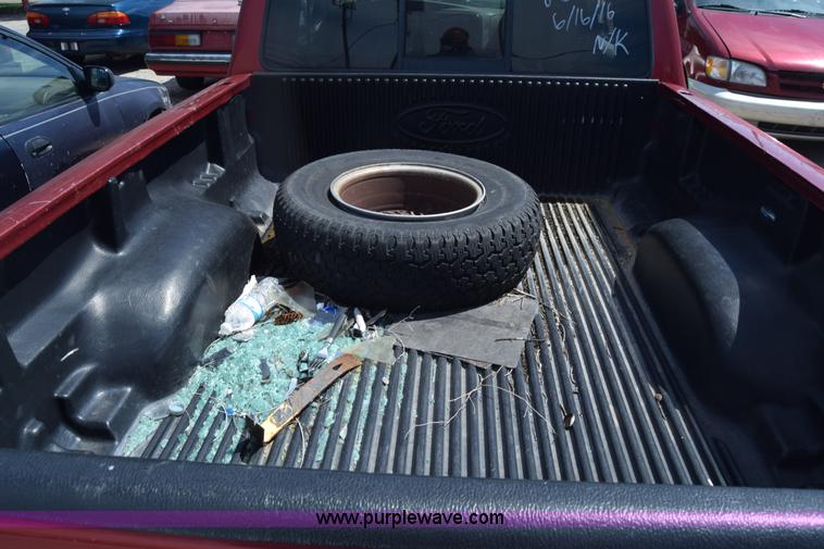 image for item K2803 1998 Ford Ranger SuperCab pickup truck