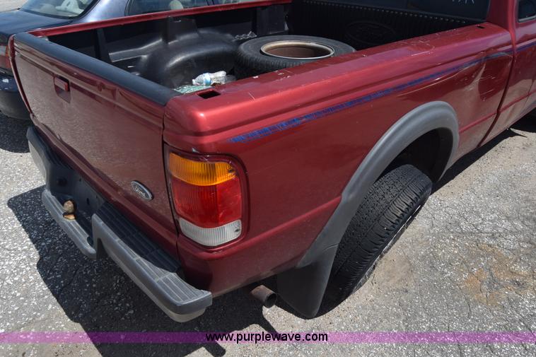 image for item K2803 1998 Ford Ranger SuperCab pickup truck