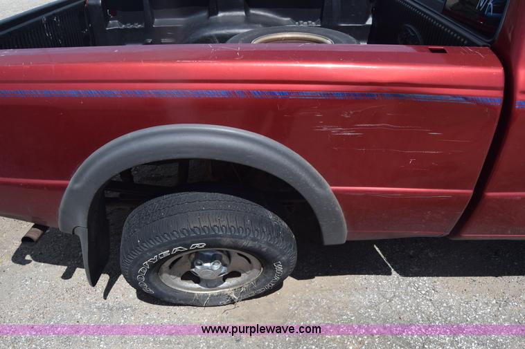 image for item K2803 1998 Ford Ranger SuperCab pickup truck