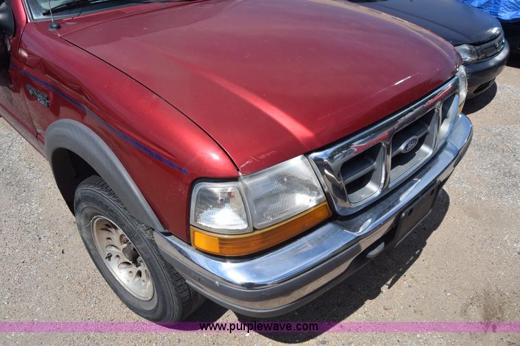 image for item K2803 1998 Ford Ranger SuperCab pickup truck