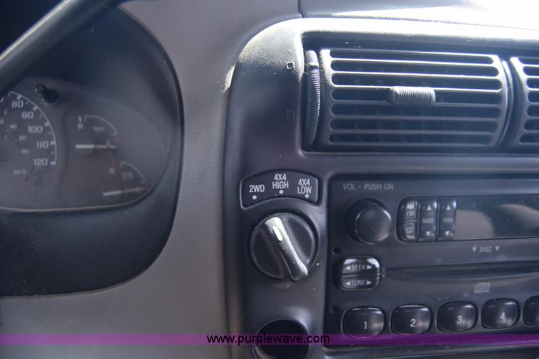 image for item K2803 1998 Ford Ranger SuperCab pickup truck